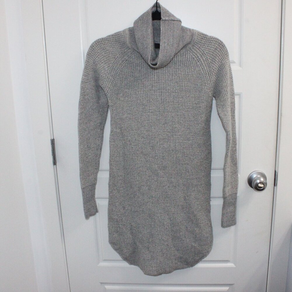 Aritzia Wilfred Free XXS Tunic Chunky‎ Knit Gray Cowl Neck Sweater